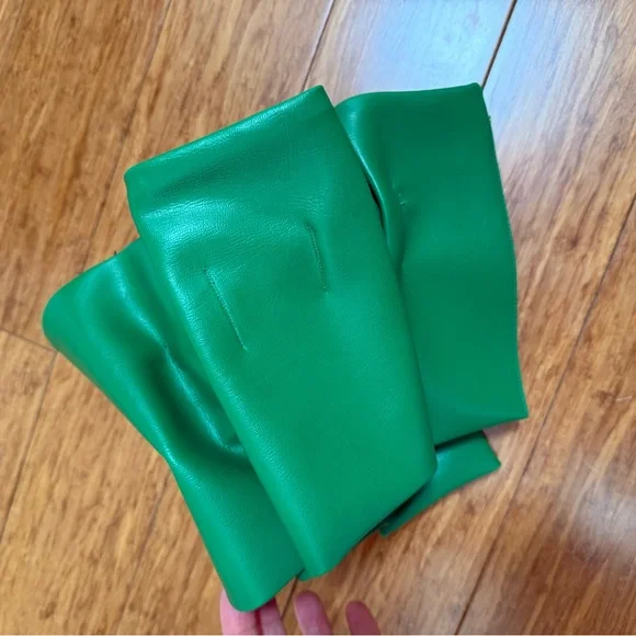 William Okpo Handmaids Tale Headband - Picture 5 of 8